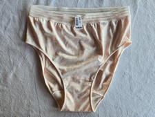 Slip rose taille M marque Avet n°32544 (or5)