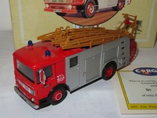AEC Pump Escape Fire Engine Nottinghamshire - Firefighters - CORGI - Limited edition