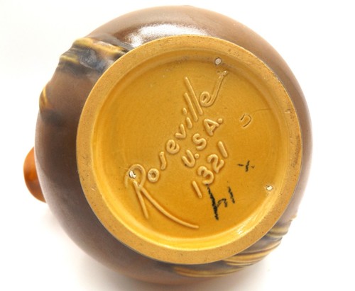 Roseville Art Pottery “ Pine cone “ Brown Ice - Lip Pitcher 1321, In 1940 - Picture 9 of 14