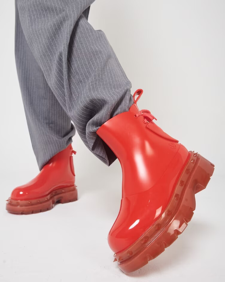 UNDERCOVER MELISSA SPIKES UNITEDARROW38 camping.com