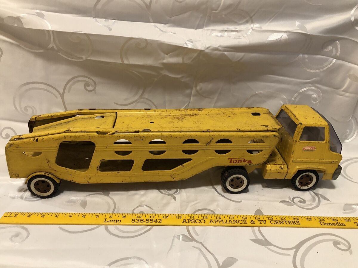1967 vintage Tonka Car Carrier Hauler Truck #2840 Pressed 1967 vintage Tonka Car Carrier Hauler Truck #2840 Pressed