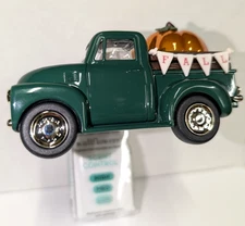 NEW & Cute! 🍂 Bath and Body Works FALL GREEN TRUCK with PUMPKIN Wallflower plug