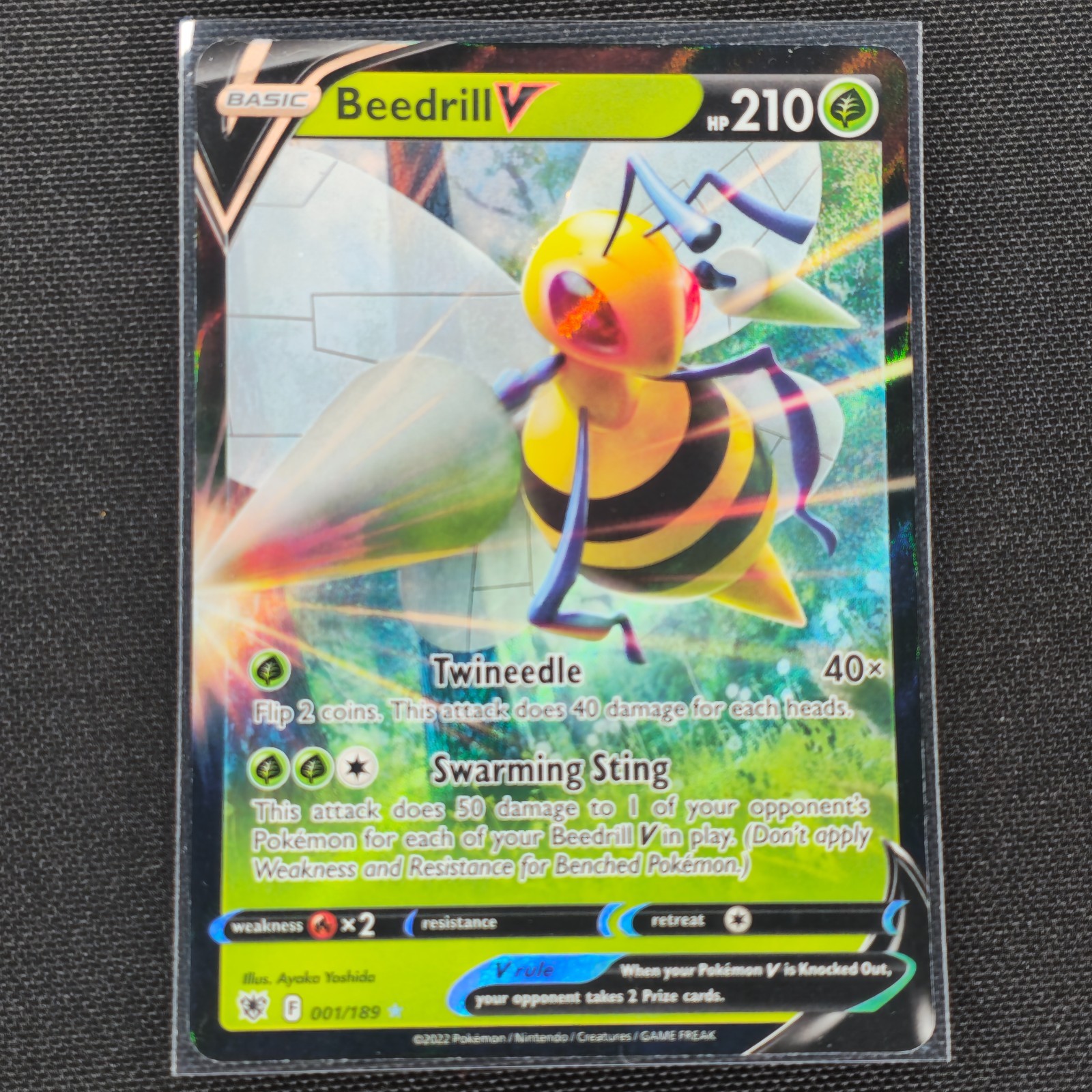 Beedrill V - 001/189 - Ultra Rare - Astral Radiance - Pokemon Card - NM/M