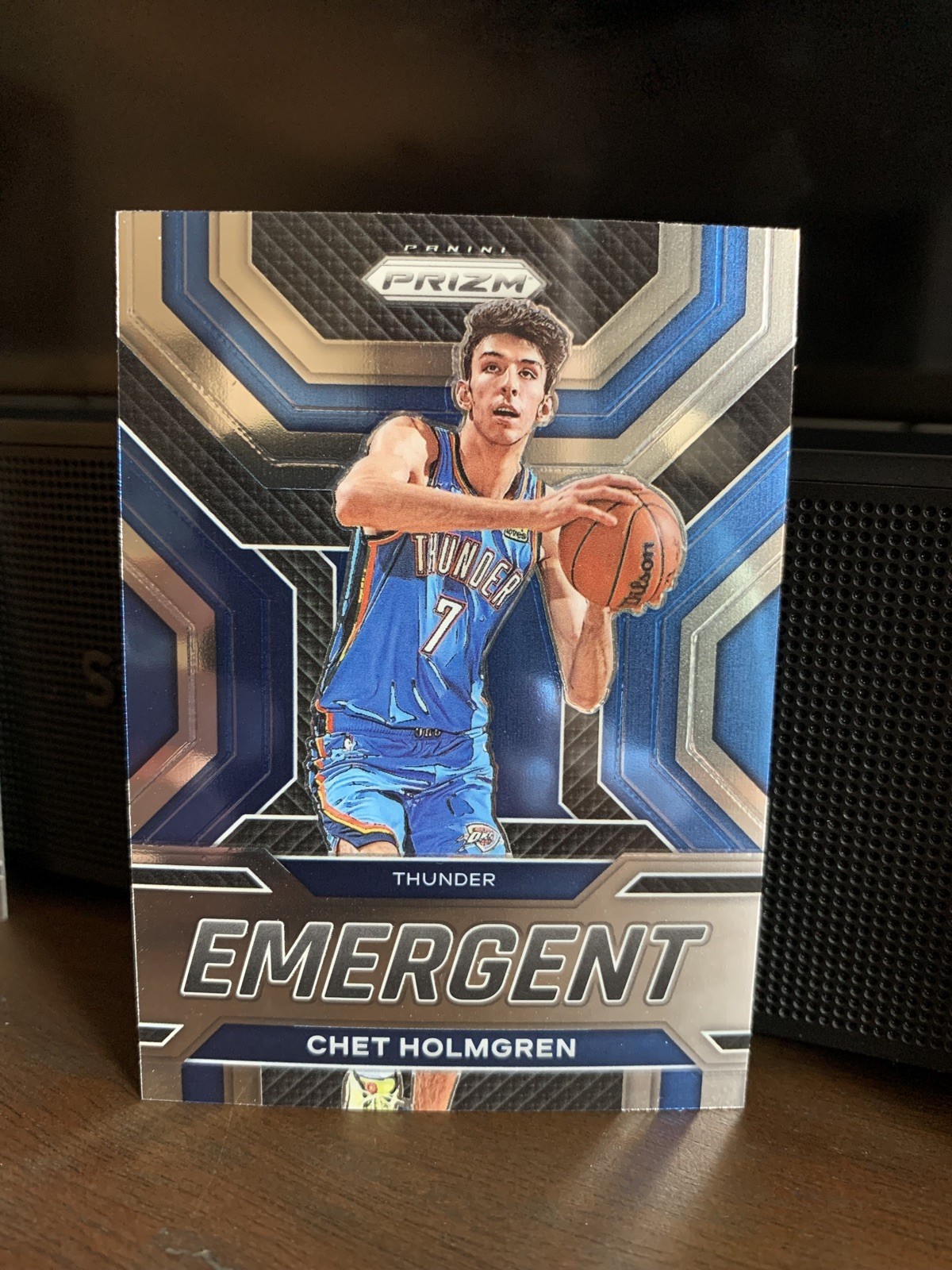 2022-23 Panini Prizm - Emergent #16 Chet Holmgren (RC)