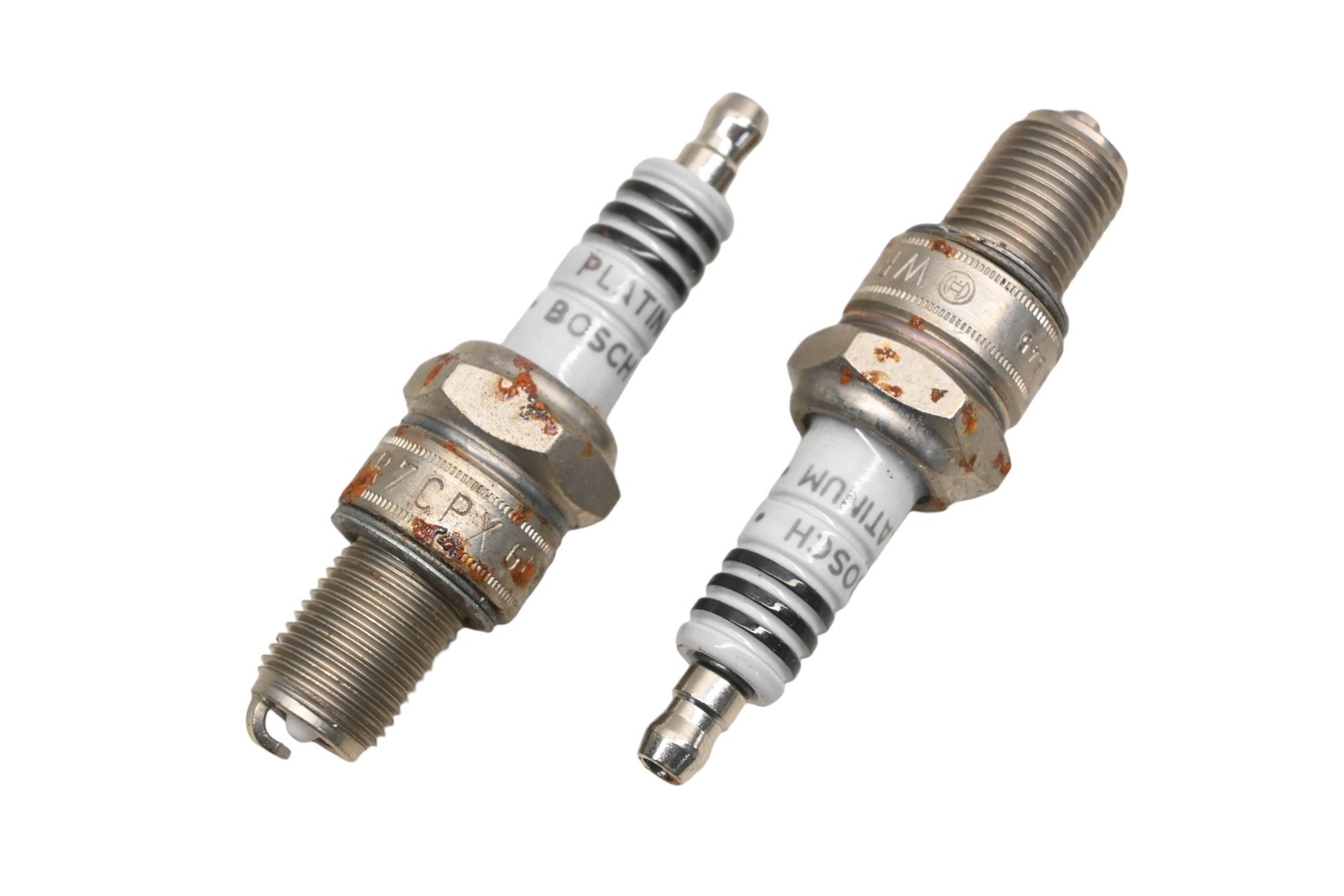 Bosch WR7CPX, 4215 Platinum Spark Plugs Qty 2 NOS