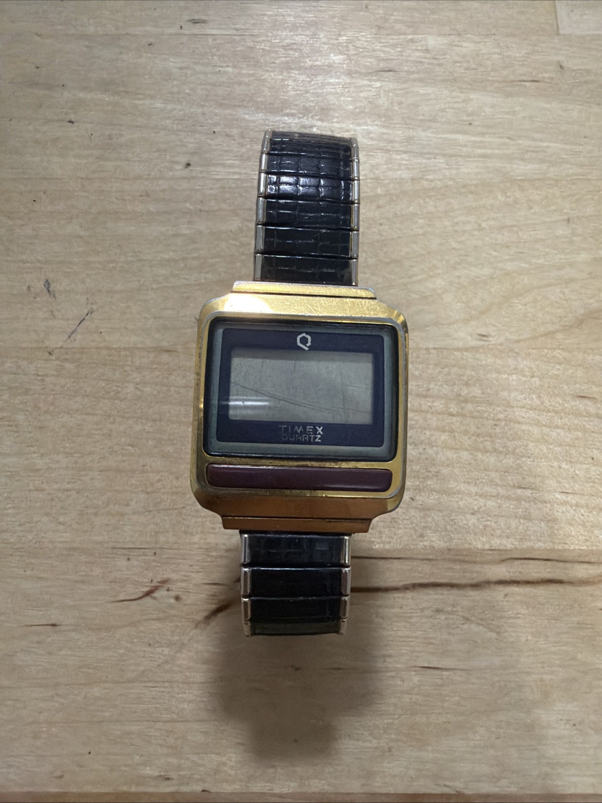 Vintage Timex S-Cell Digital Quartz Gold Tone LCD Retro Q Logo 70s/80s—(V)