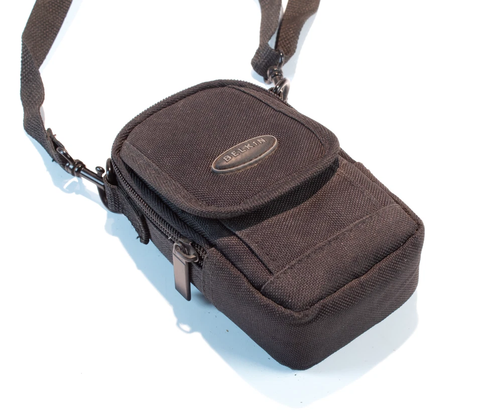 Bolsa de transporte para cámara digital Belkin negra compacta correa para el hombro cinturón lazo con cremallera Foto 2 de 3