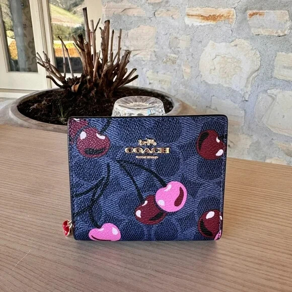 7/22まで値下げCherry Pattern Cache-Coeur Mini 7/22まで値下げCherry Pattern Cache-Coeur Mini
