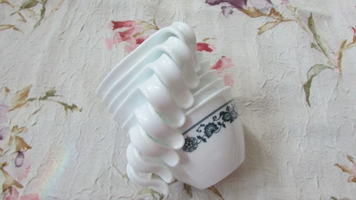 Set of 8 Corelle by Corning OLD TOWN BLUE ONION Stacking Hook Coffee Cups EXC