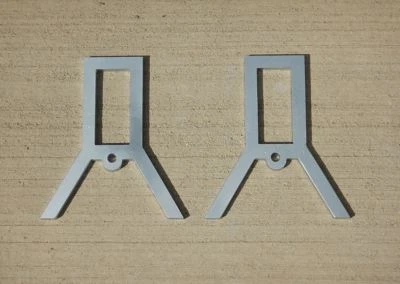 QUALITY TARGETS Target Gong Stand Brackets Just add 4 sections of pipe your length of 2x4 Rev. 2