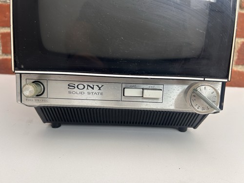 VINT. PROP SONY SOLID STATE TRANSISTOR TV RECEIVER MOD.9-90UB WORKING FAIR COND. - Picture 3 of 17