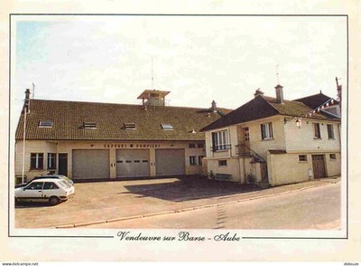 AK - 10 - Vendeuvre sur Barse - Feuerwehrkaserne - Auto