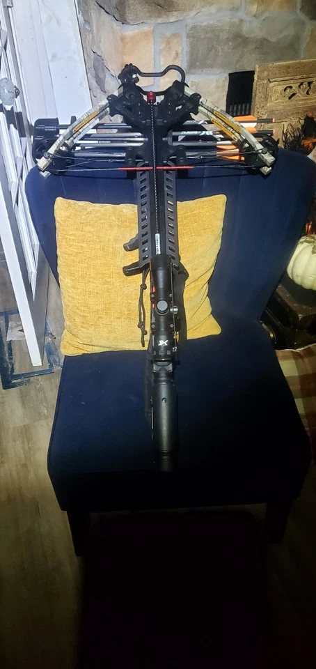 Ligeramente usado 3 veces. Ballesta Bear Saga X Series 405 con flechas y puntas Foto 3 de 4