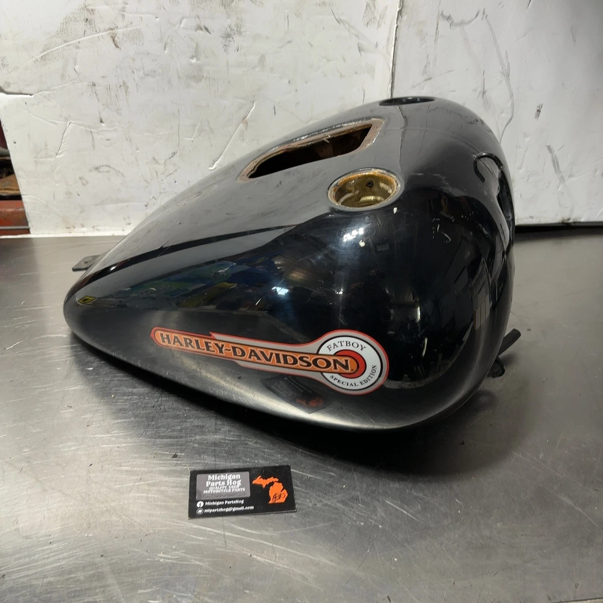 25+ Harley-Davidson OEM Paint Motorcycle & Scooter Fuel Tanks for