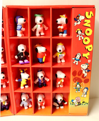Peanuts Many Lives of Snoopy 28 Figure Set with Display Box | eBay