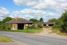 PHOTO  IDSTONE FARM BUILDINGS BY THE ROAD IN IDSTONE. 2020