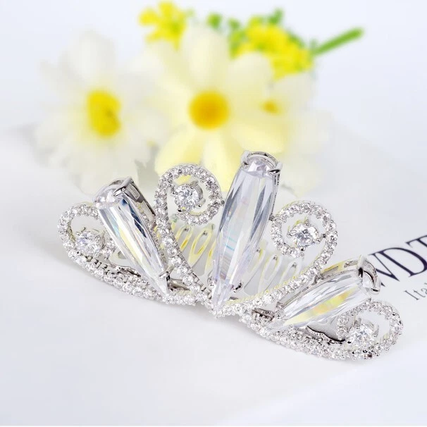 Peine de pelo de circón blanco corona pequeña de alta gama enchapado en oro accesorios para el cabello de mujer Foto 3 de 4