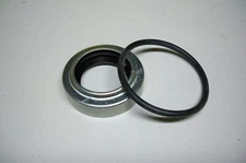 1077452M1 195506M1 PTO SHAFT SEAL for MASSEY FERGUSON TO35 35 50 65 135 150 165+