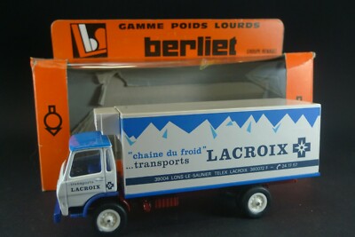 Superbe solido dans sa boîte échelle 1/43