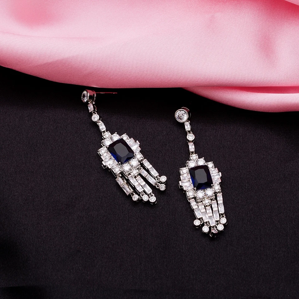 Reale Greville Frangia Goccia Orecchini Con 5A Zircone Cubico e Blu Cristallo - Immagine 3 di 4