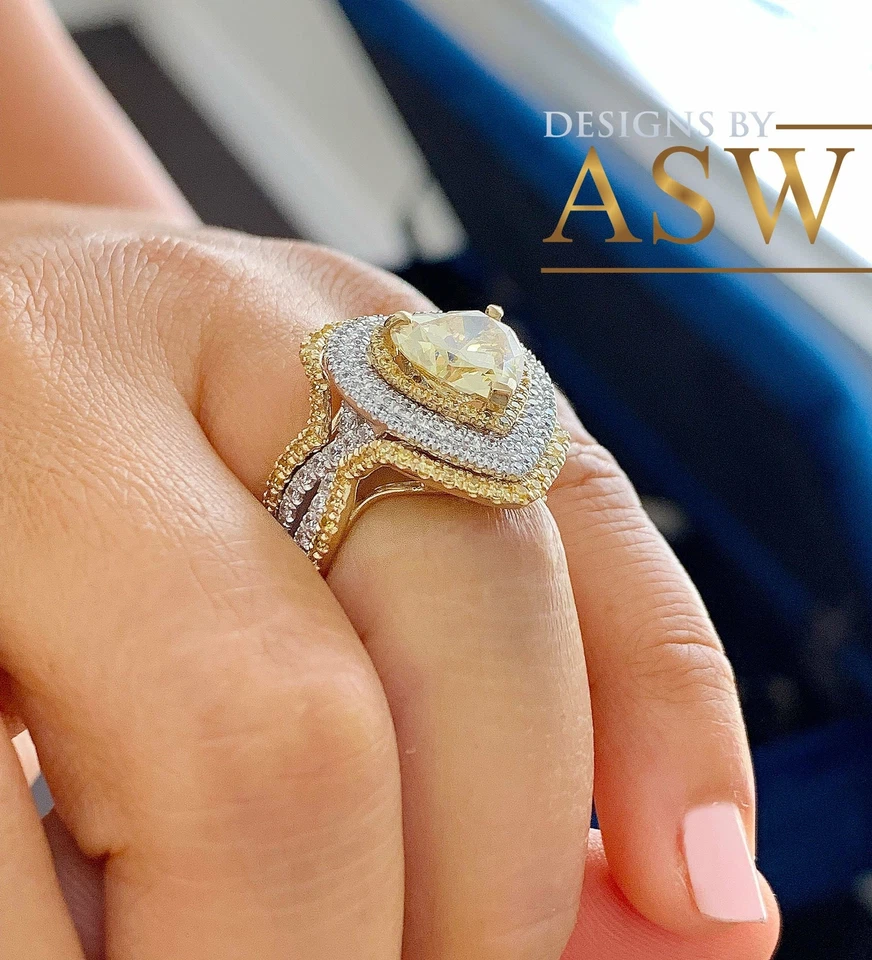 Elegante corazón simulado amarillo de oro blanco y amarillo sólido de 14K y redondo 3,50 ctw Foto 3 de 4