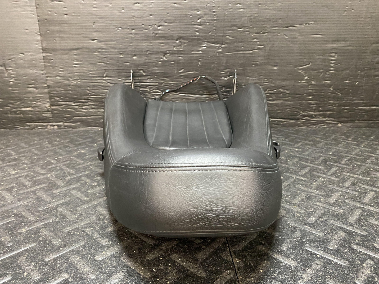 2004 MASERATI COUPE GT FRONT PASSENGER RIGHT RH SEAT UPPER BACK BLACK LEATHER
