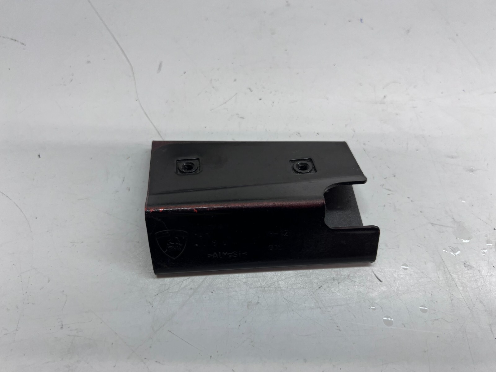 LAMBORGHINI AVENTADOR FRONT LEFT FENDER WING PANEL BRACKET OEM 470810437B