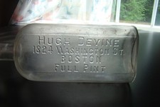 Antique HUGH DEVINE 1824 WASHINGTON ST. BOSTON FULL PINT Liquor Bottle