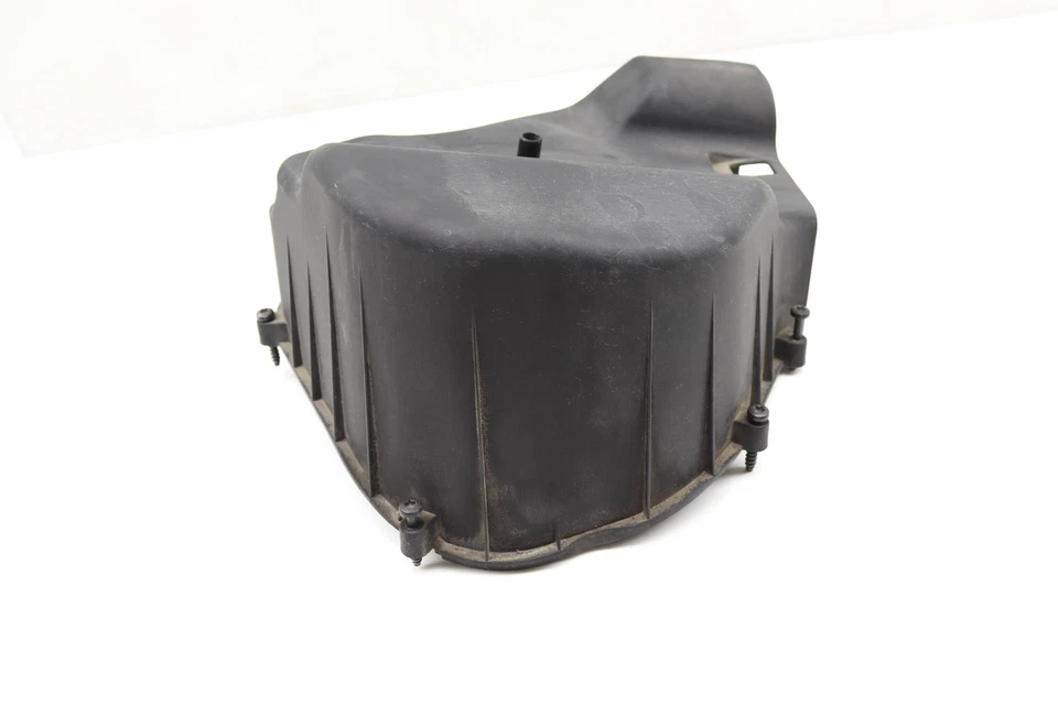 2013-2018 AUDI S8 4.0L - Filtro de ar do motor direito CAIXA / carcaça (metade superior) - Imagem 2 de 4