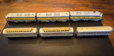 Vintage Marx Western Pacific ABA Passenger Set w 3 Lit Cars Rare O Gauge
