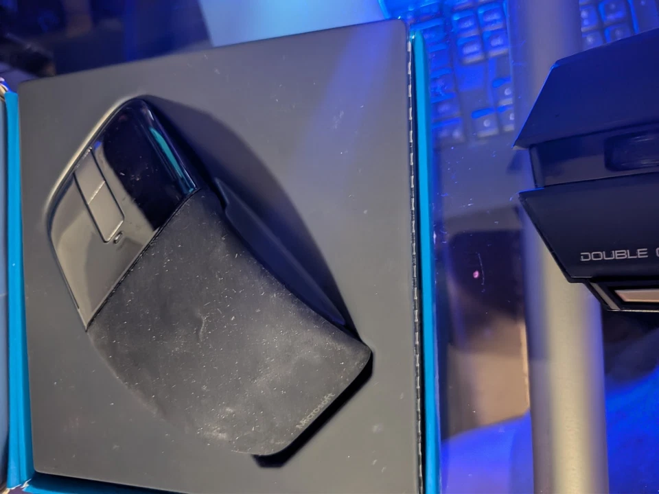 Genuine Microsoft Arc Touch Mouse Surface Wireless Bluetooth Model 1791 In BOX - Image 2 of 2