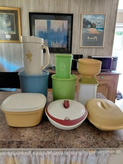 14 Piece Vintage Tupperware Lot