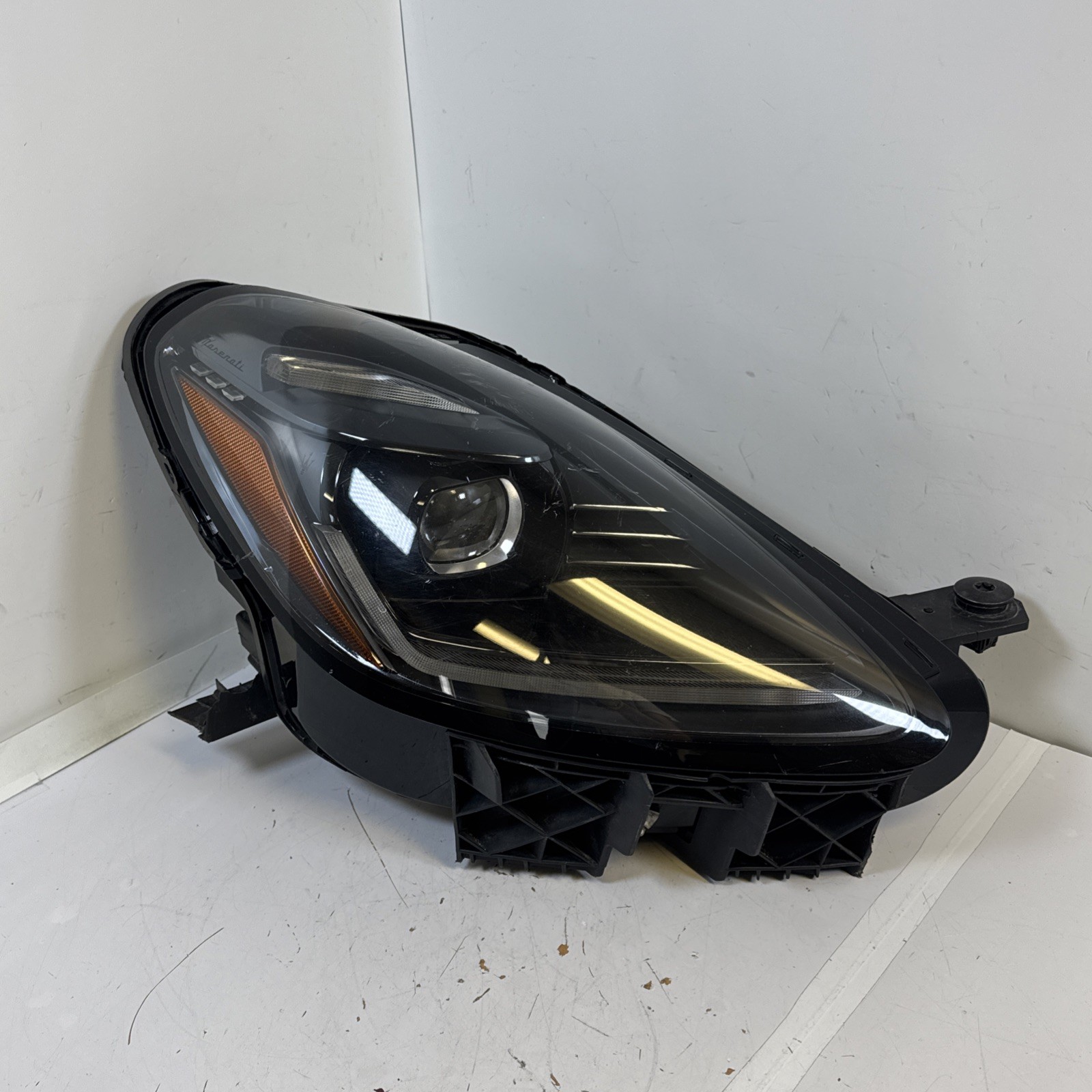 —FOR PARTS— 2023-2024 Maserati Grecale  RIGHT LED HEADLIGHT 06702930700 OEM
