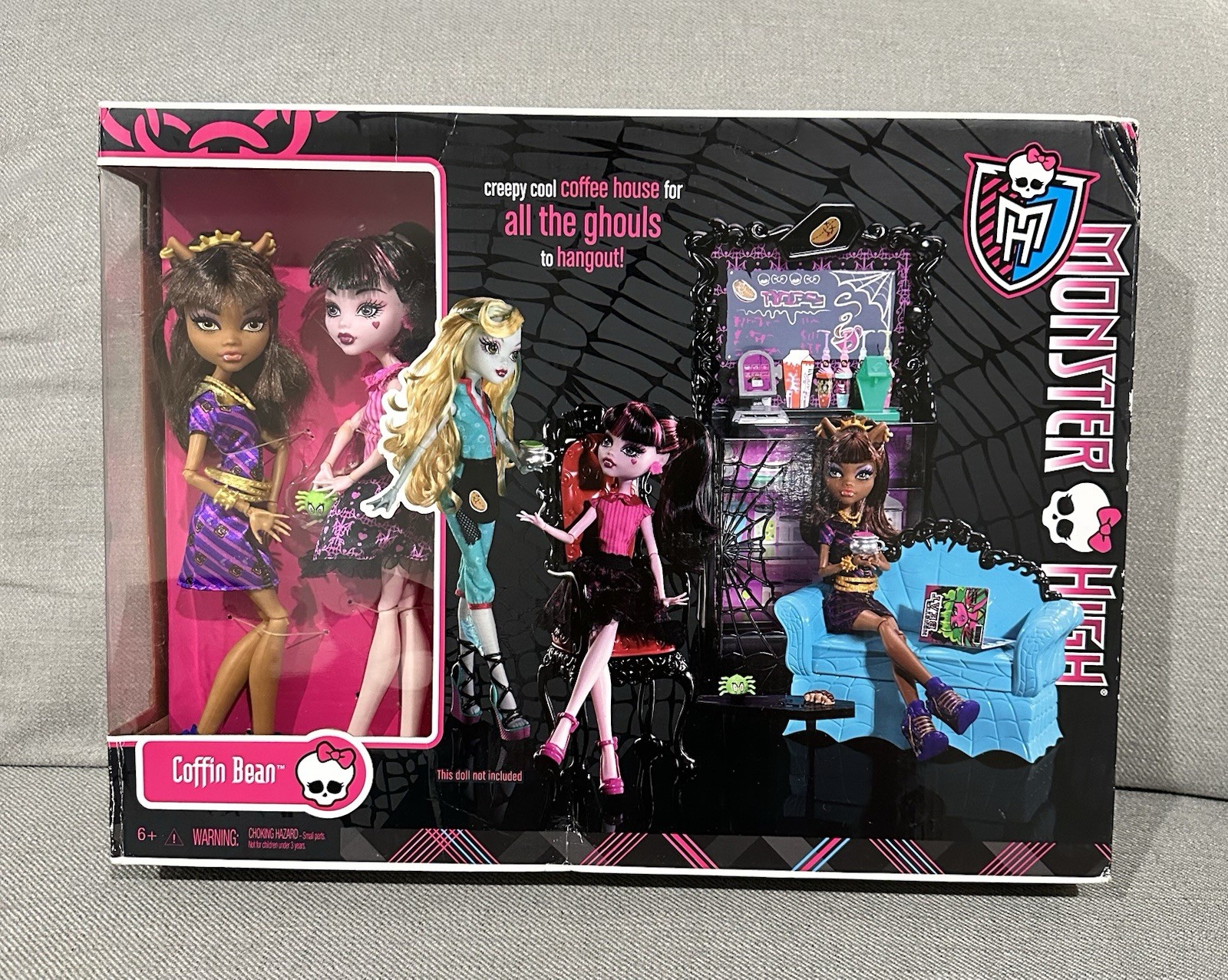 2011 Monster High Doll Draculaura & Clawdeen Coffin Coffee B