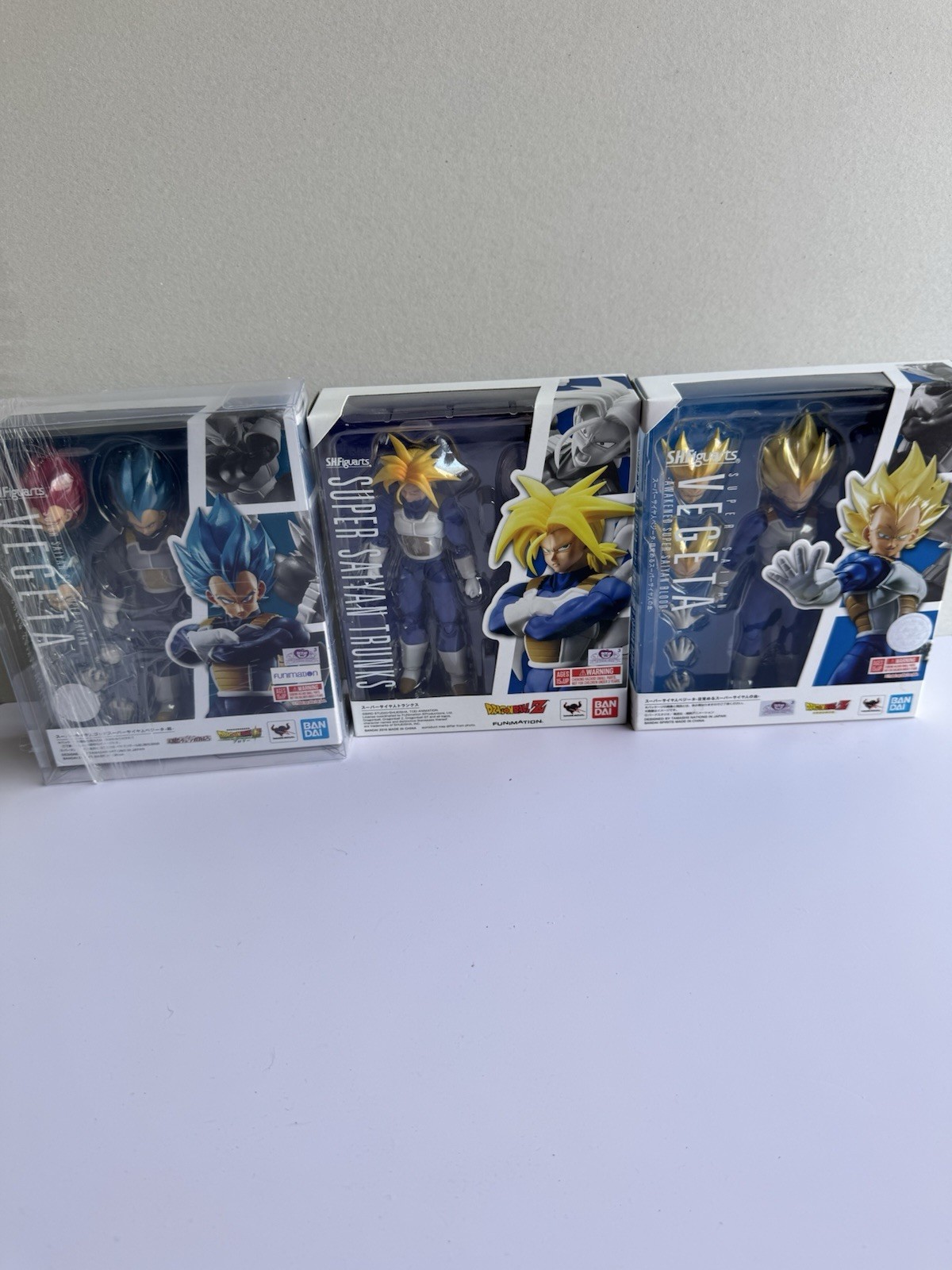 Lote SH Figuarts DBZ Vegeta Super Saiyan God Super Saiyan + Trunks + Vegeta