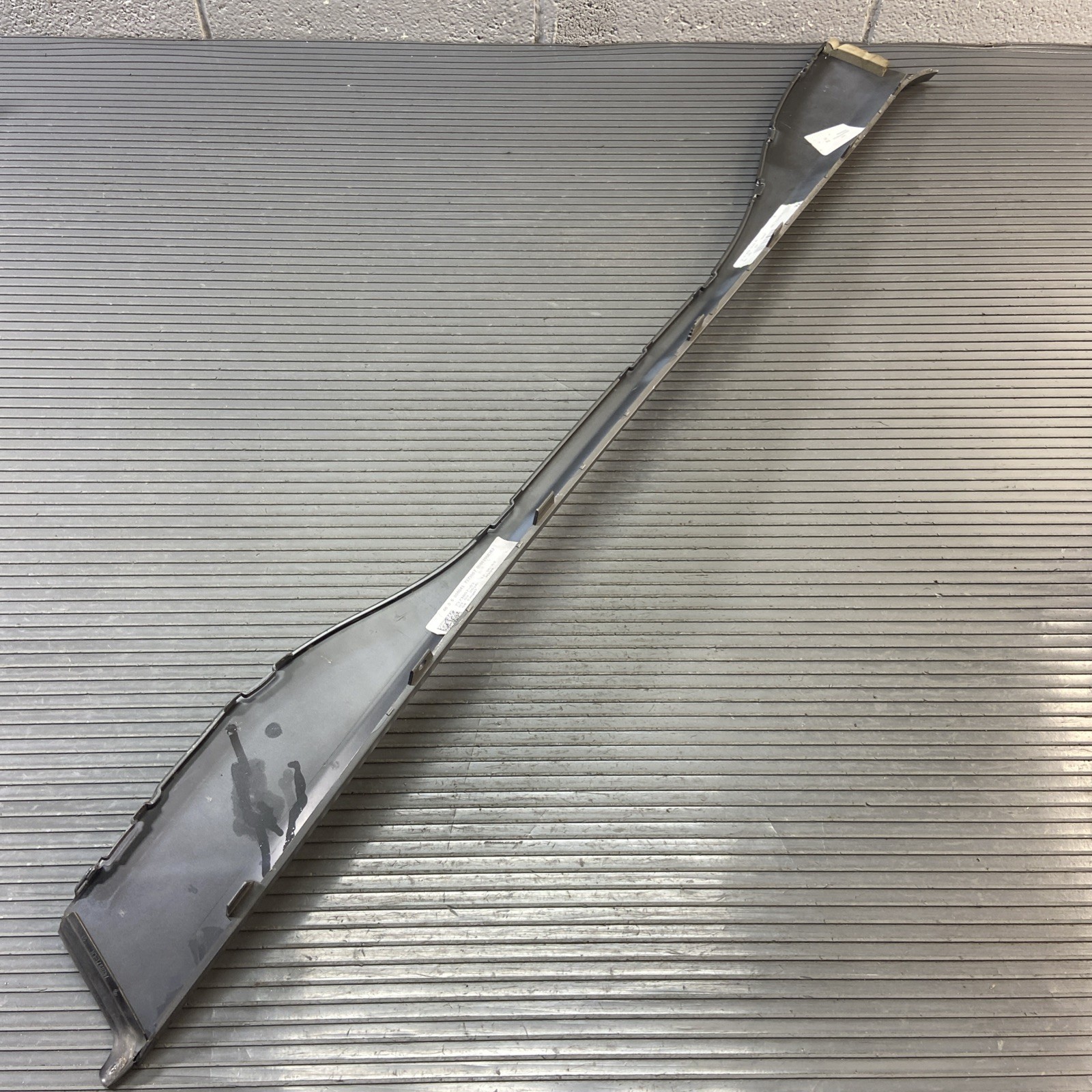 BMW i8 2014-2020 Front Left Lower Scuff plate