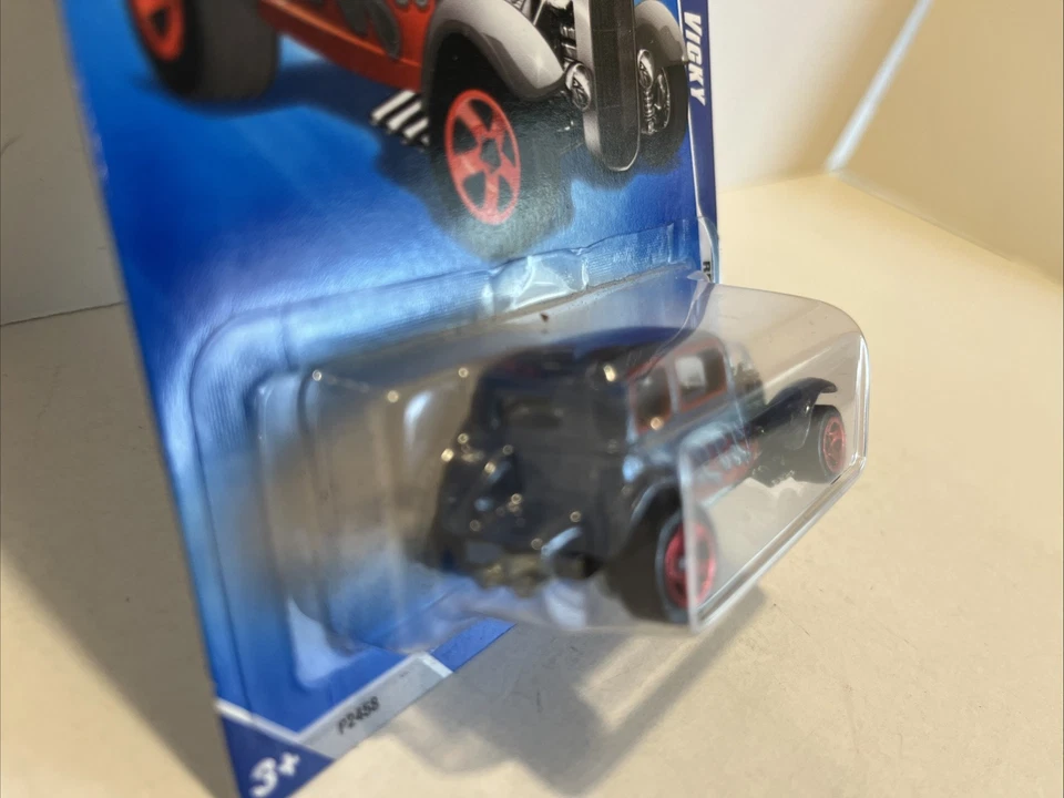 Ford Vicky 2009 Hot Wheels Rebel Rides 1932 5 radios llantas rojas nuevas Foto 3 de 4