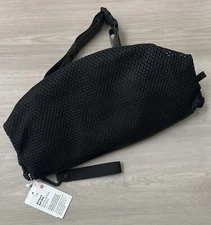 Lululemon All Hours Belt Bag O/S 4.5L Dark Olive Black DKOV/BLK 50338