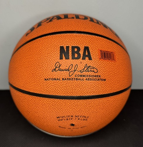 Spalding New Orleans Hornets Autographed Ball Chris Paul Collectable - Picture 3 of 5