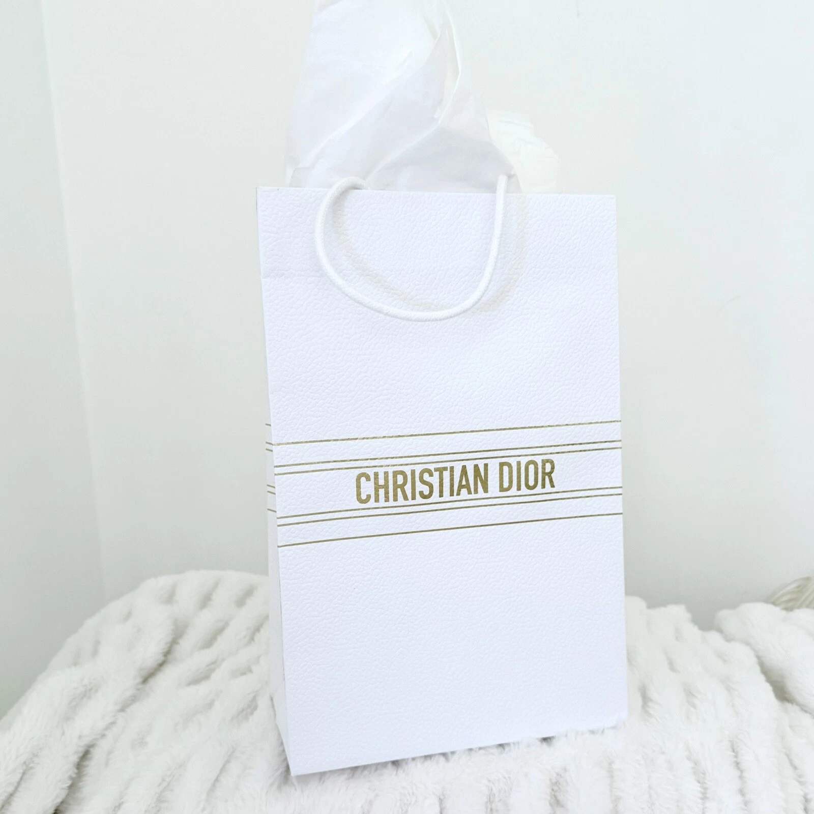 Sac cadeau shopping Dior de Paris papier galet texture blanc/or 9,75”x15”x5,5”