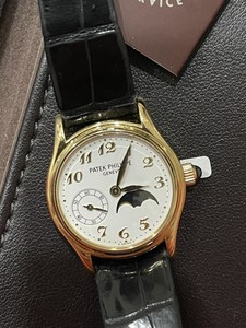 patek calatrava moonphase