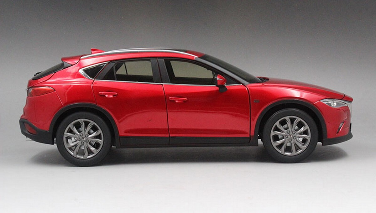 Mazdaマツダ CX-4 1/18スケール精密リアルモデル 赤 1/18 Scale Mazda CX-4 SUV Red Diecast Car Model Toy Collection