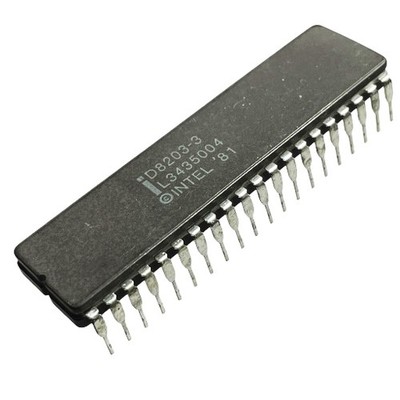 [3pcs] D8203-3 DRAM Controller to 8085 DIP40C USED