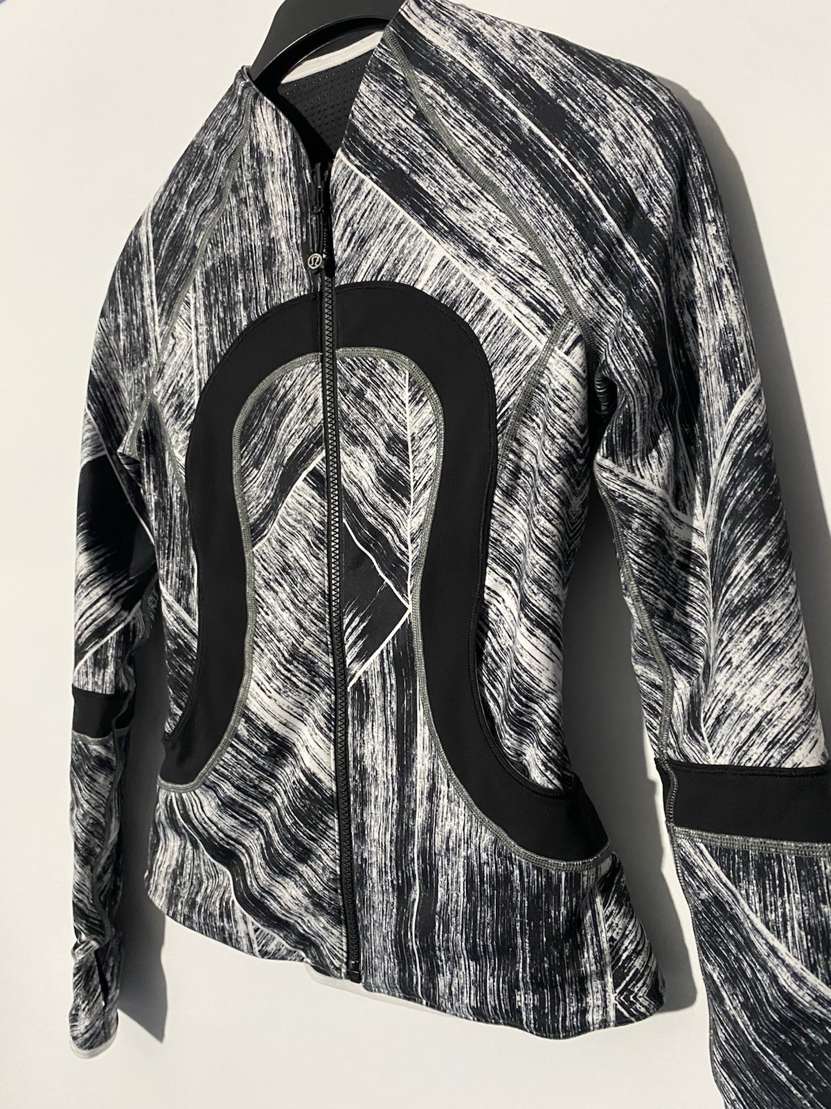 Lululemon-Running Jacket.Full Zip,Reversible,Line… - image 5