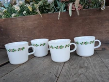 Vintage Corelle Winter Holly & Berry White Milk Glass Coffee Mugs (4)