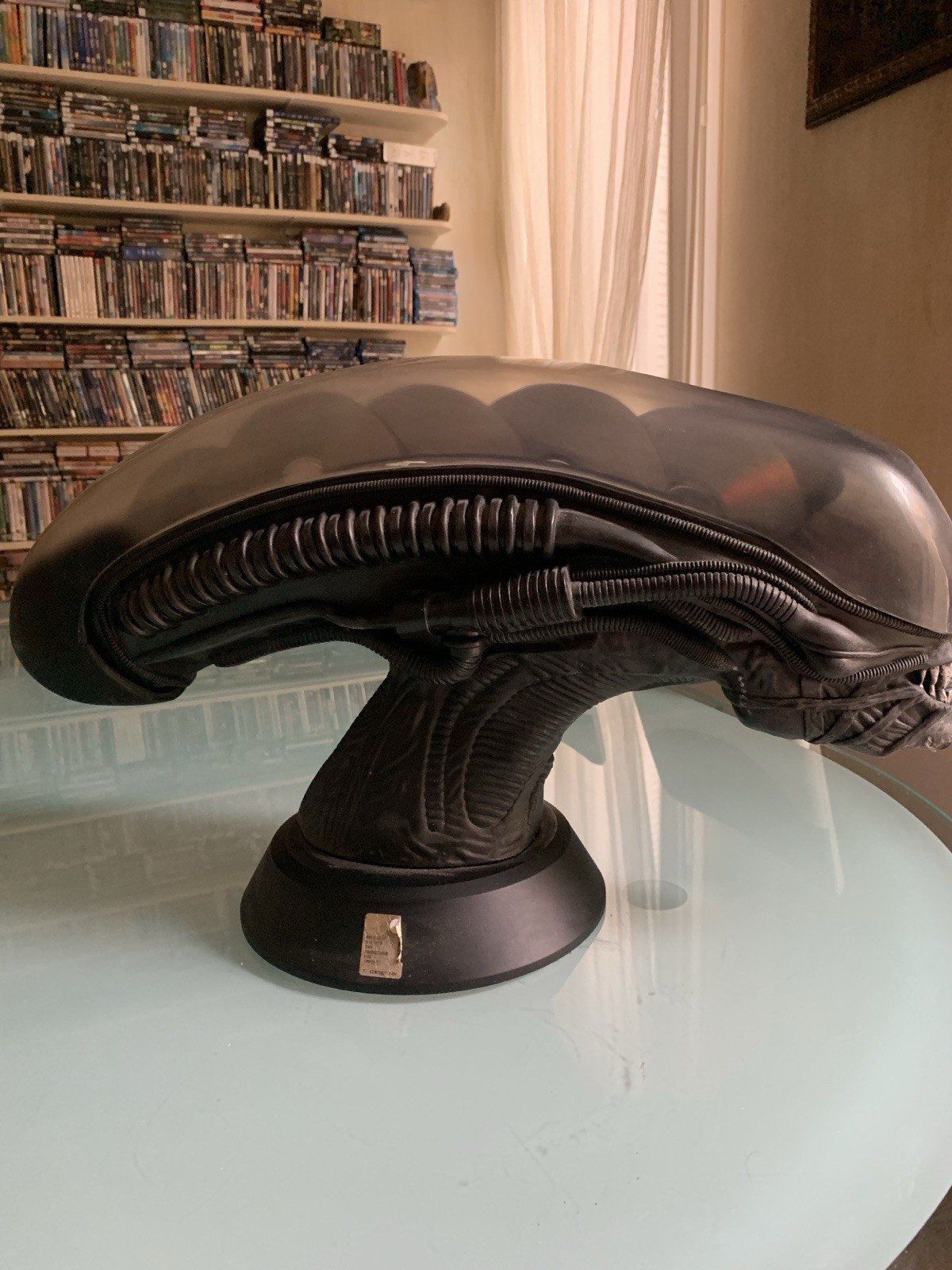 Busto Xenomorfo Alien 25th Anniversary su base nera con targhetta "ALIEN"