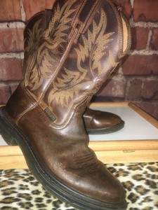 ariat maverick ii