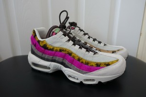 nike daisy chain