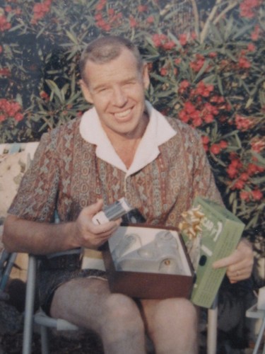 VINTAGE KODAK SNAPSHOT BOB'S 44th BIRTHDAY 1966 RAZOR GOLF CLUB GAY INT ...