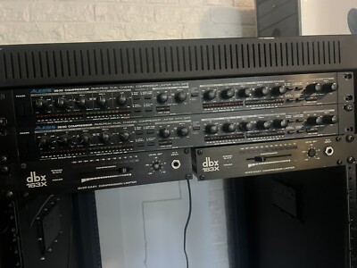 Alesis 3630 Compressor RMS/Peak Dual Channel Compressor Limiter With Gate